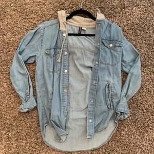 H&M lightweight jean jacket w/ hood